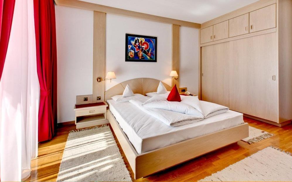 Hotel Brunner Merano Esterno foto