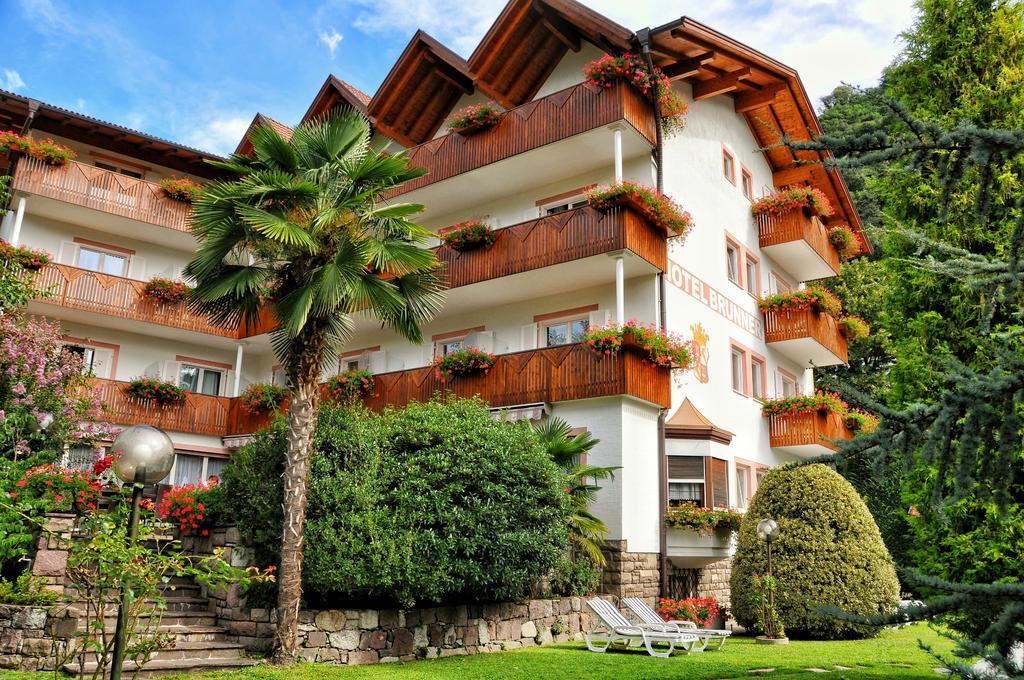 Hotel Brunner Merano Esterno foto