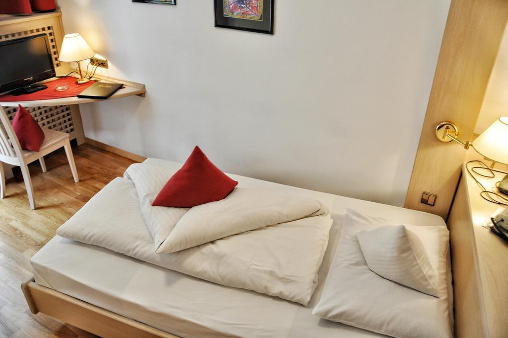 Hotel Brunner Merano Esterno foto